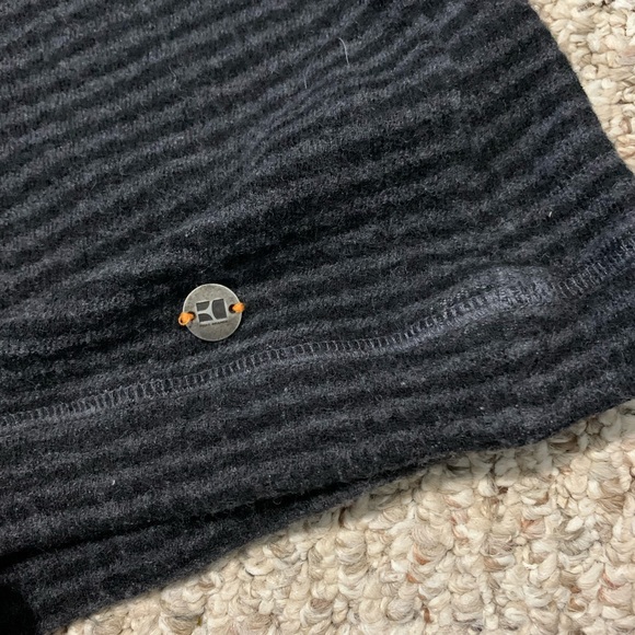 Hugo boss sweater - Picture 4 of 6